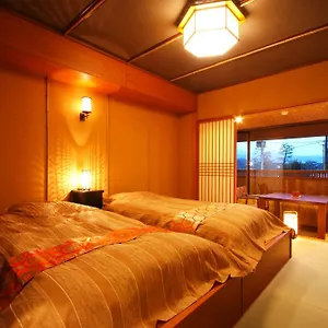 *** Ryokan Hanaikada Giappone